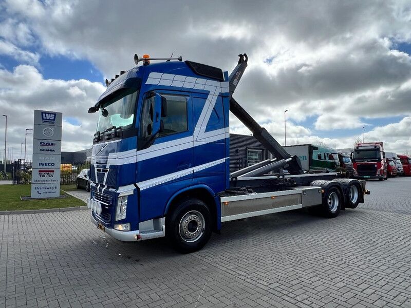 Volvo FH 500 6x2 Containersysteem Globetrotter / VDL 25 T Haakarm systeem - Multibasculante camión: foto 1 Volvo FH 500 6x2 Containersysteem Globetrotter / VDL 25 T Haakarm systeem - Multibasculante camión: foto 1