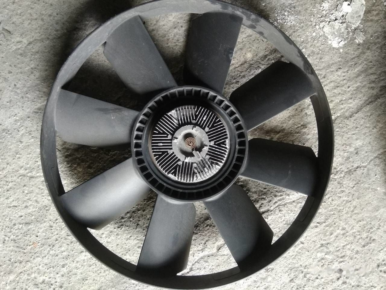 Mercedes-Benz OM904LA Mercedes-Benz Atego - Ventilador para Camión: foto 2 Mercedes-Benz OM904LA Mercedes-Benz Atego - Ventilador para Camión: foto 2