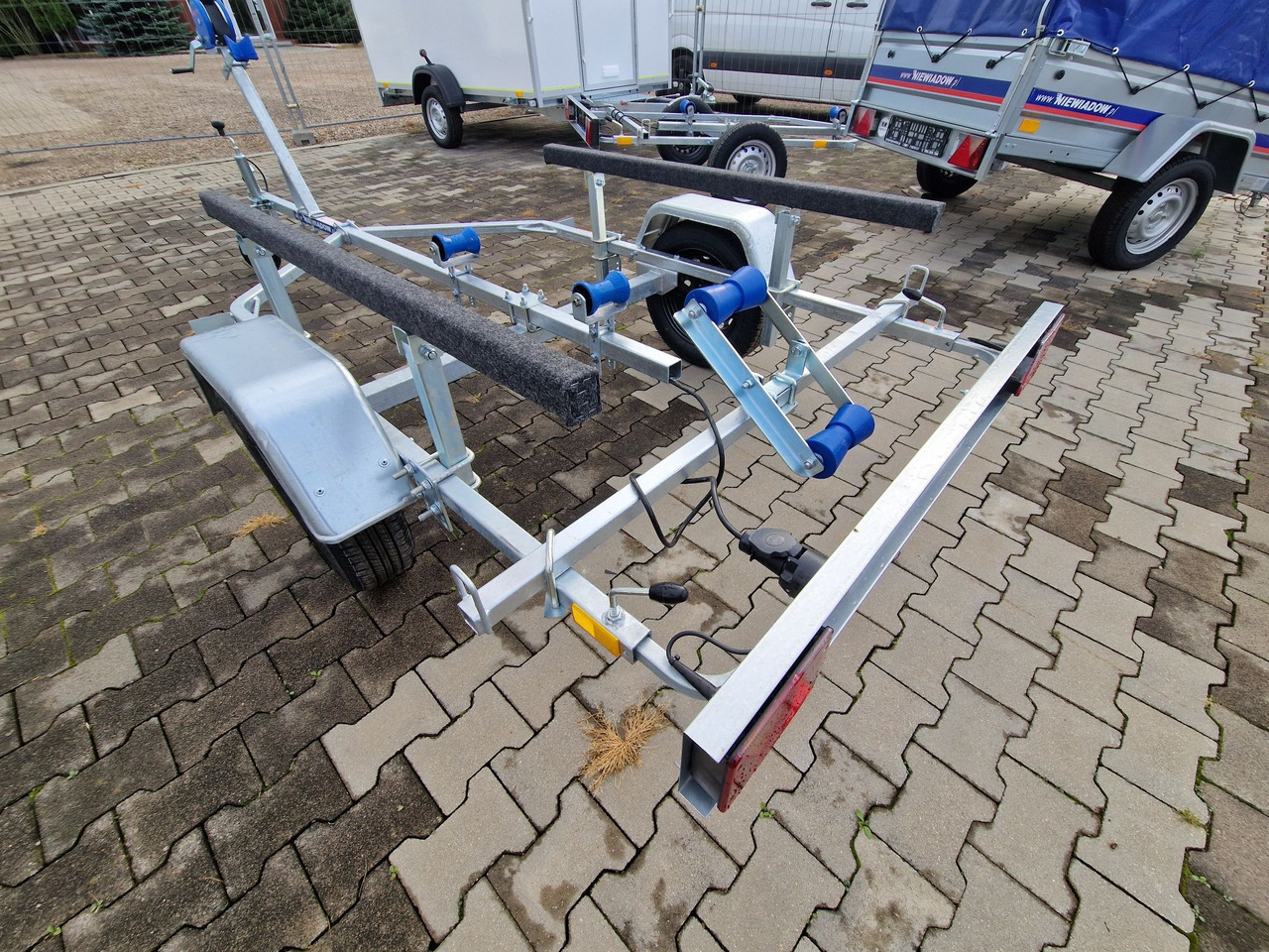 Nowa Przyczepa Podłodziowa ponton łódź 350 - 550cm Niewiadów P400 P415 - Portavehículos remolque: foto 2 Nowa Przyczepa Podłodziowa ponton łódź 350 - 550cm Niewiadów P400 P415 - Portavehículos remolque: foto 2