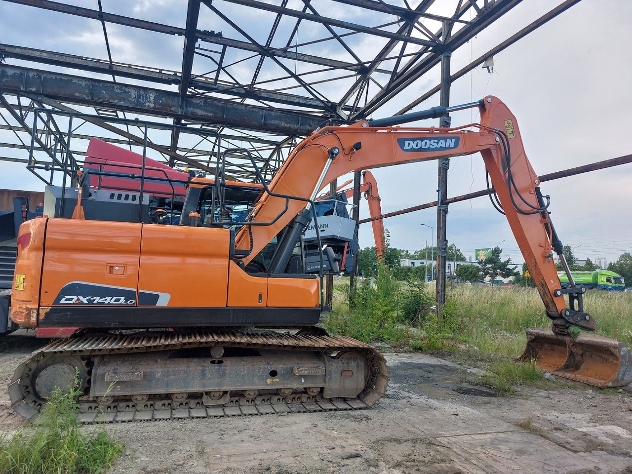Excavadora de cadenas DOOSAN DX140LC-5: foto 8