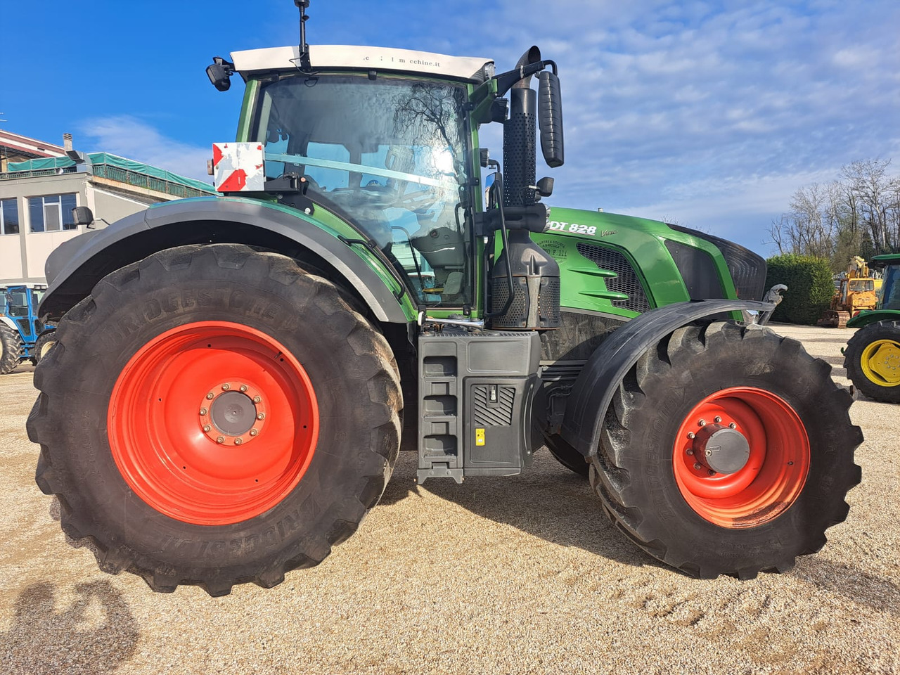 FENDT 828 - Tractor: foto 2 FENDT 828 - Tractor: foto 2