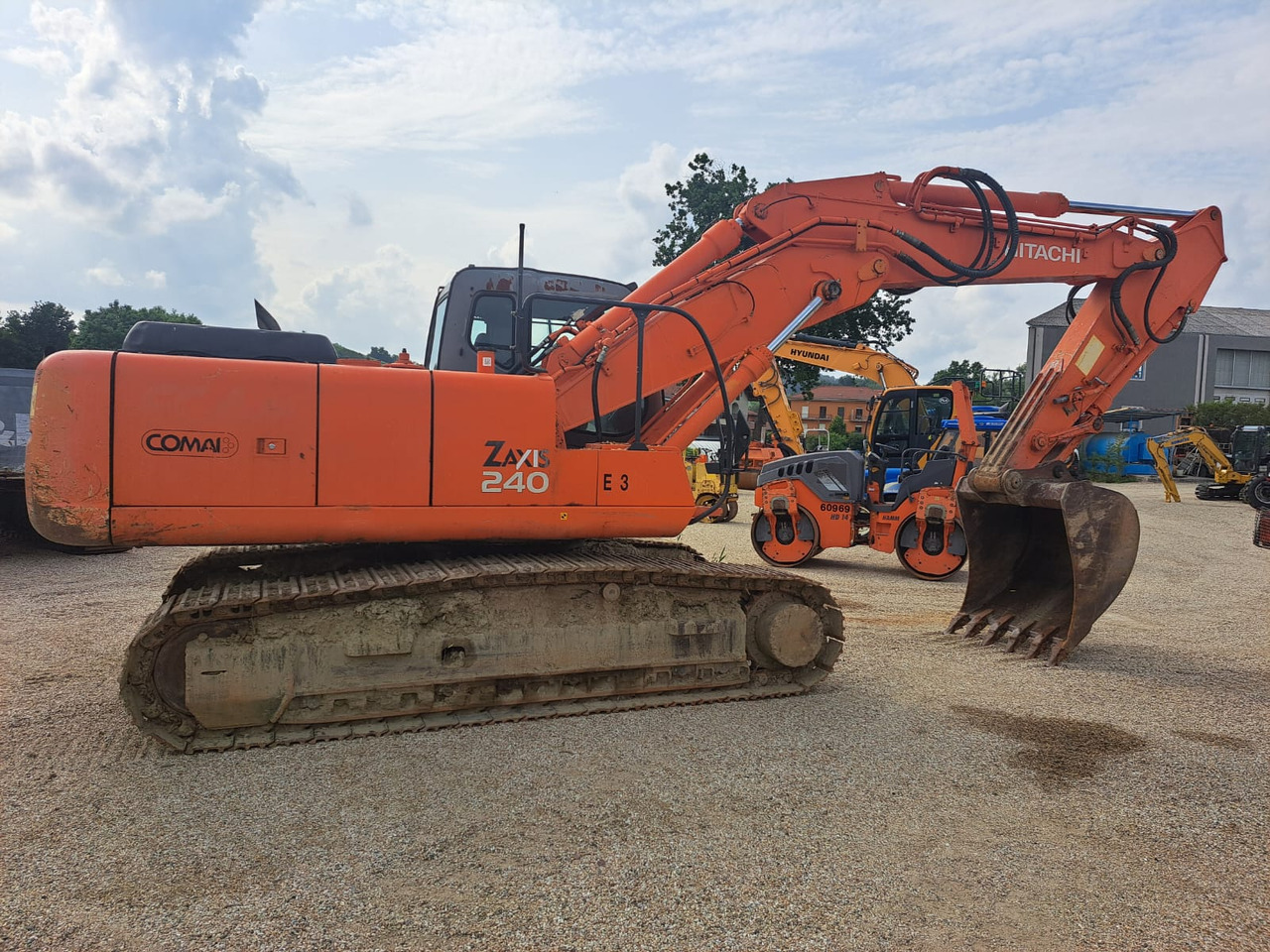 HITACHI HITACHI240 - Excavadora: foto 2 HITACHI HITACHI240 - Excavadora: foto 2