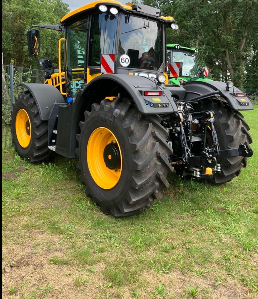 JCB FASTRAC 4220 - Tractor: foto 3 JCB FASTRAC 4220 - Tractor: foto 3