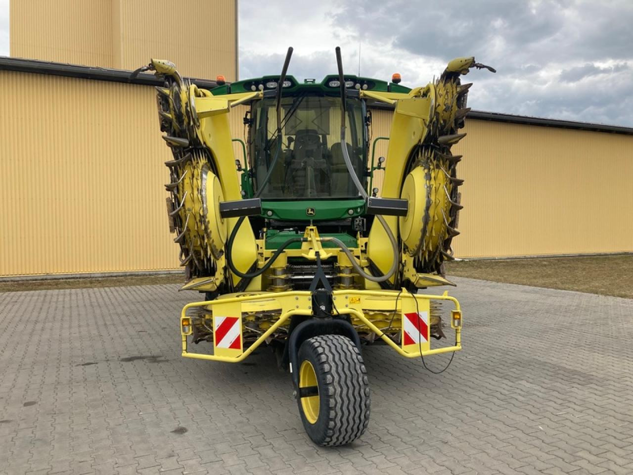 John Deere 8600 I - Cosechadora de forraje: foto 4 John Deere 8600 I - Cosechadora de forraje: foto 4