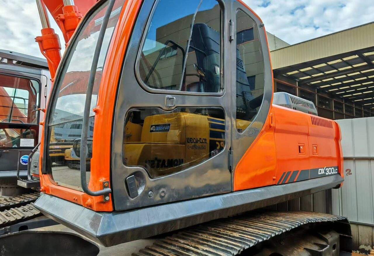 Doosan DX300LC - Excavadora de cadenas: foto 1 Doosan DX300LC - Excavadora de cadenas: foto 1