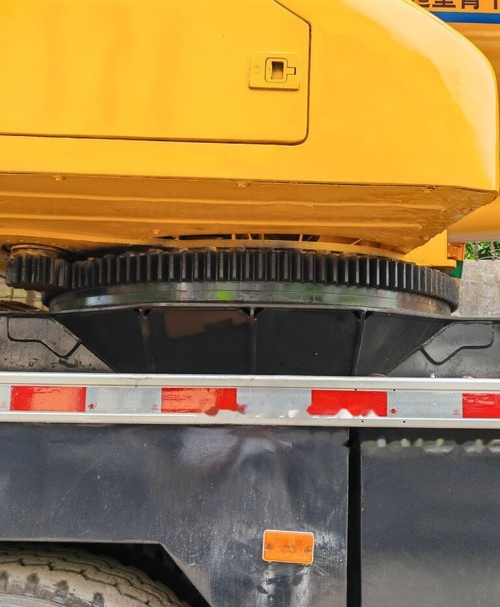 XCMG XCT80 XCT100 XCT70 80T 80ton 90ton 100ton - Autogrúa: foto 4 XCMG XCT80 XCT100 XCT70 80T 80ton 90ton 100ton - Autogrúa: foto 4