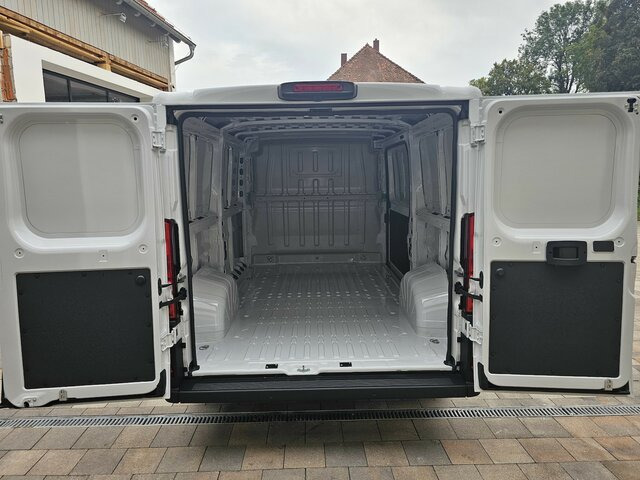 Furgón nuevo FIAT Ducato 35 140 Serie10-9.2 Modell 25 L2H1 sofort...: foto 24 Furgón nuevo FIAT Ducato 35 140 Serie10-9.2 Modell 25 L2H1 sofort...: foto 24