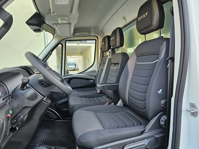 IVECO Daily 35S18 3.0 Koffer LBW Bär ACC LED sofort!... - Furgoneta: foto 2 IVECO Daily 35S18 3.0 Koffer LBW Bär ACC LED sofort!... - Furgoneta: foto 2