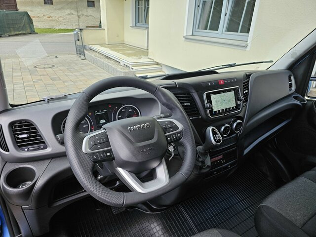 IVECO Daily 35S18HA8 3.0 Koffer Hi-Matic AHK Tacho... - Furgoneta: foto 4 IVECO Daily 35S18HA8 3.0 Koffer Hi-Matic AHK Tacho... - Furgoneta: foto 4