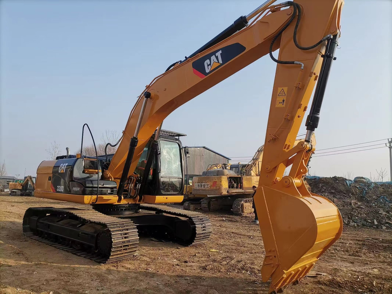 CAT 320DL used excavator - Excavadora de cadenas: foto 2 CAT 320DL used excavator - Excavadora de cadenas: foto 2