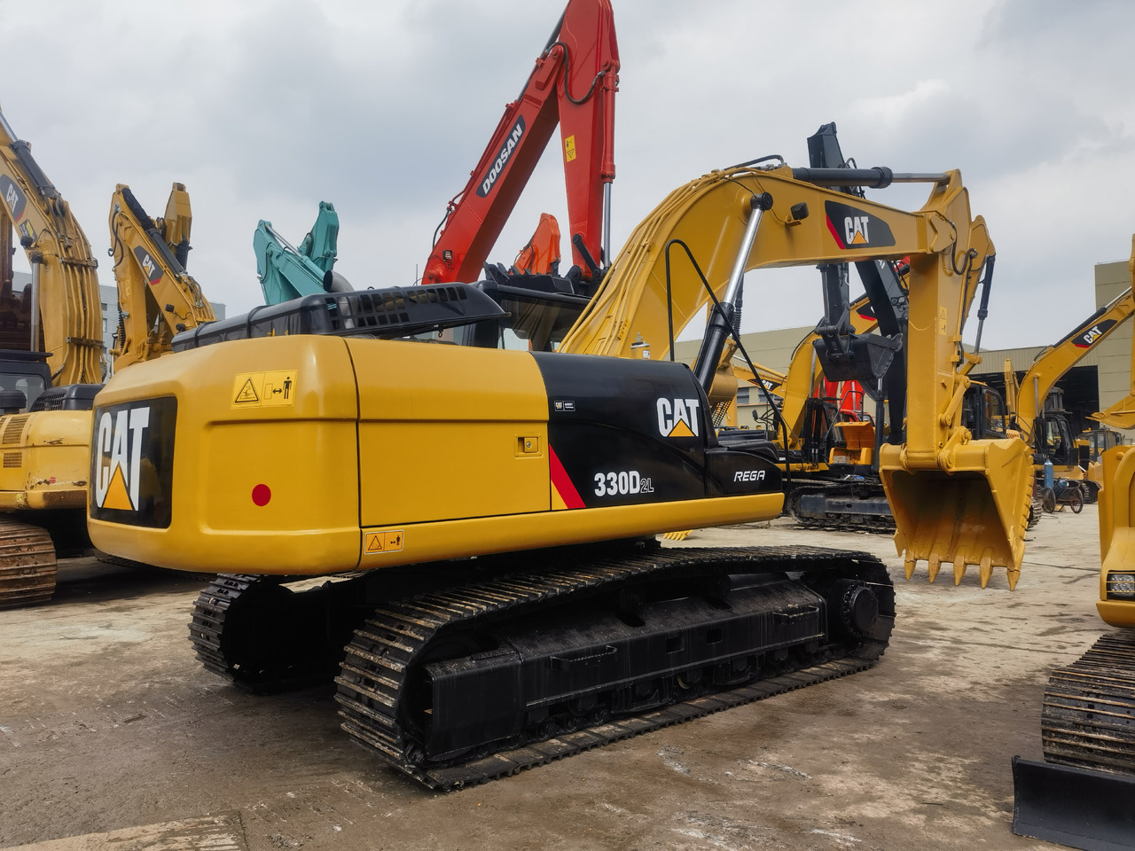 CAT 330D2L Excavator - Excavadora de cadenas: foto 2 CAT 330D2L Excavator - Excavadora de cadenas: foto 2