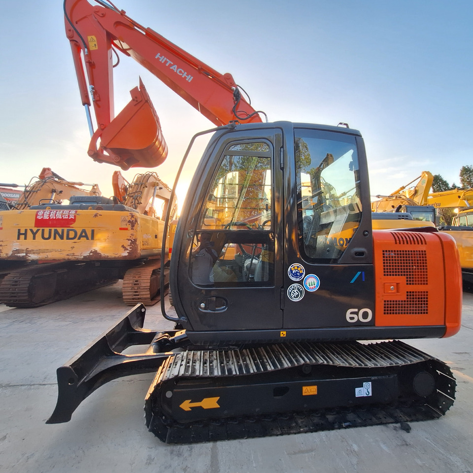 Hitachi ZX60 Excavator - Excavadora de cadenas: foto 3 Hitachi ZX60 Excavator - Excavadora de cadenas: foto 3