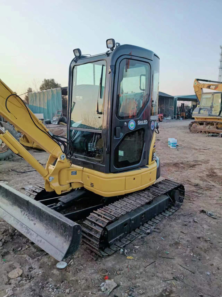 KOMATSU PC35 Excavator - Excavadora de cadenas: foto 4 KOMATSU PC35 Excavator - Excavadora de cadenas: foto 4
