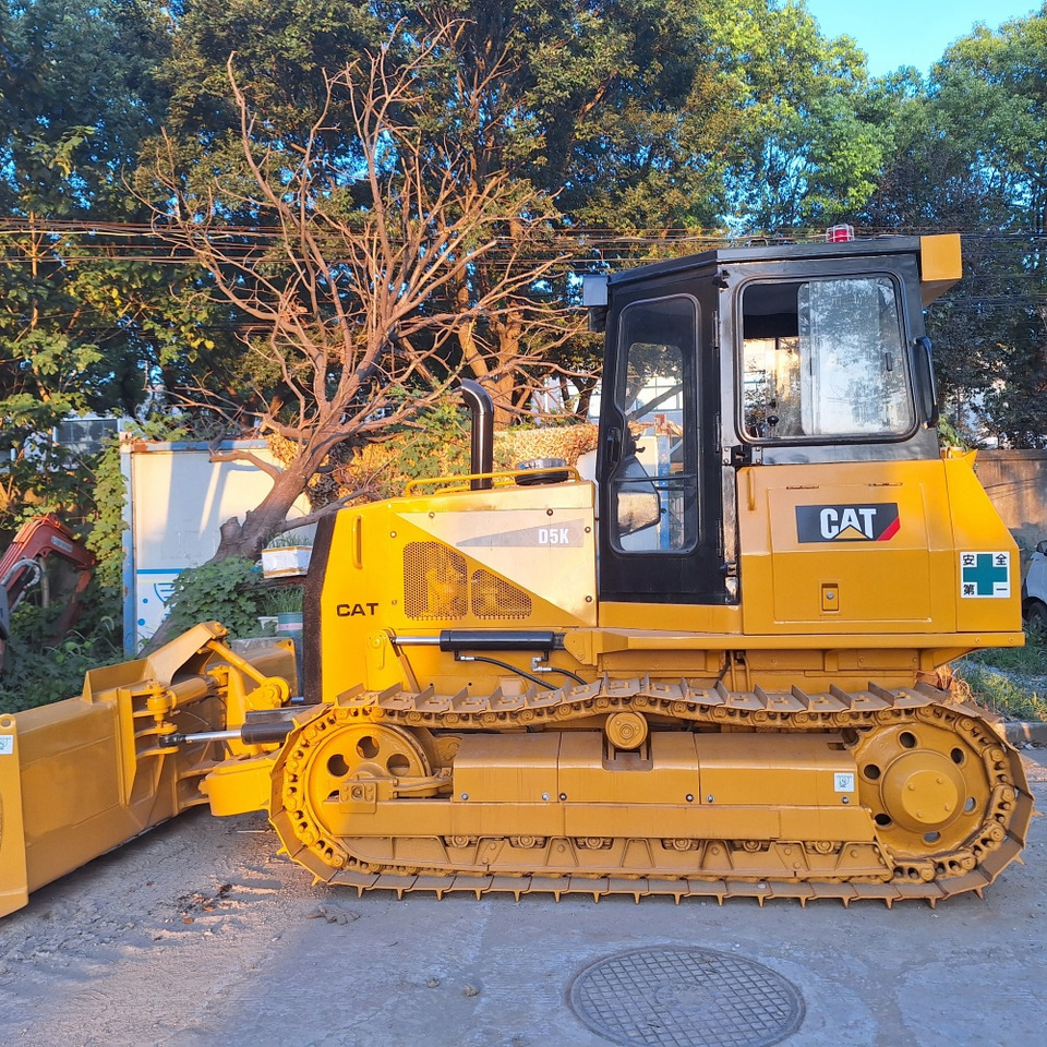 Used caterpillar cat D5k bulldozer - Bulldozer: foto 1 Used caterpillar cat D5k bulldozer - Bulldozer: foto 1
