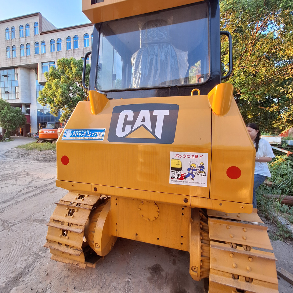 Used caterpillar cat D5k bulldozer - Bulldozer: foto 2 Used caterpillar cat D5k bulldozer - Bulldozer: foto 2