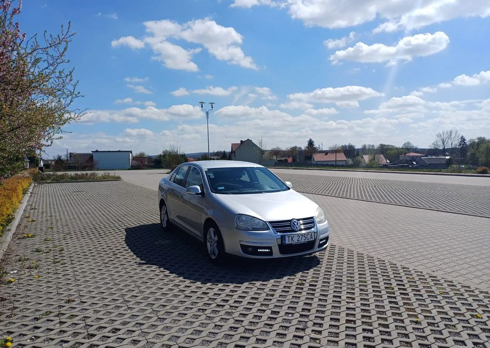 Volkswagen Jetta 2.0 TDI DPF Comfortline - Sedan: foto 5 Volkswagen Jetta 2.0 TDI DPF Comfortline - Sedan: foto 5
