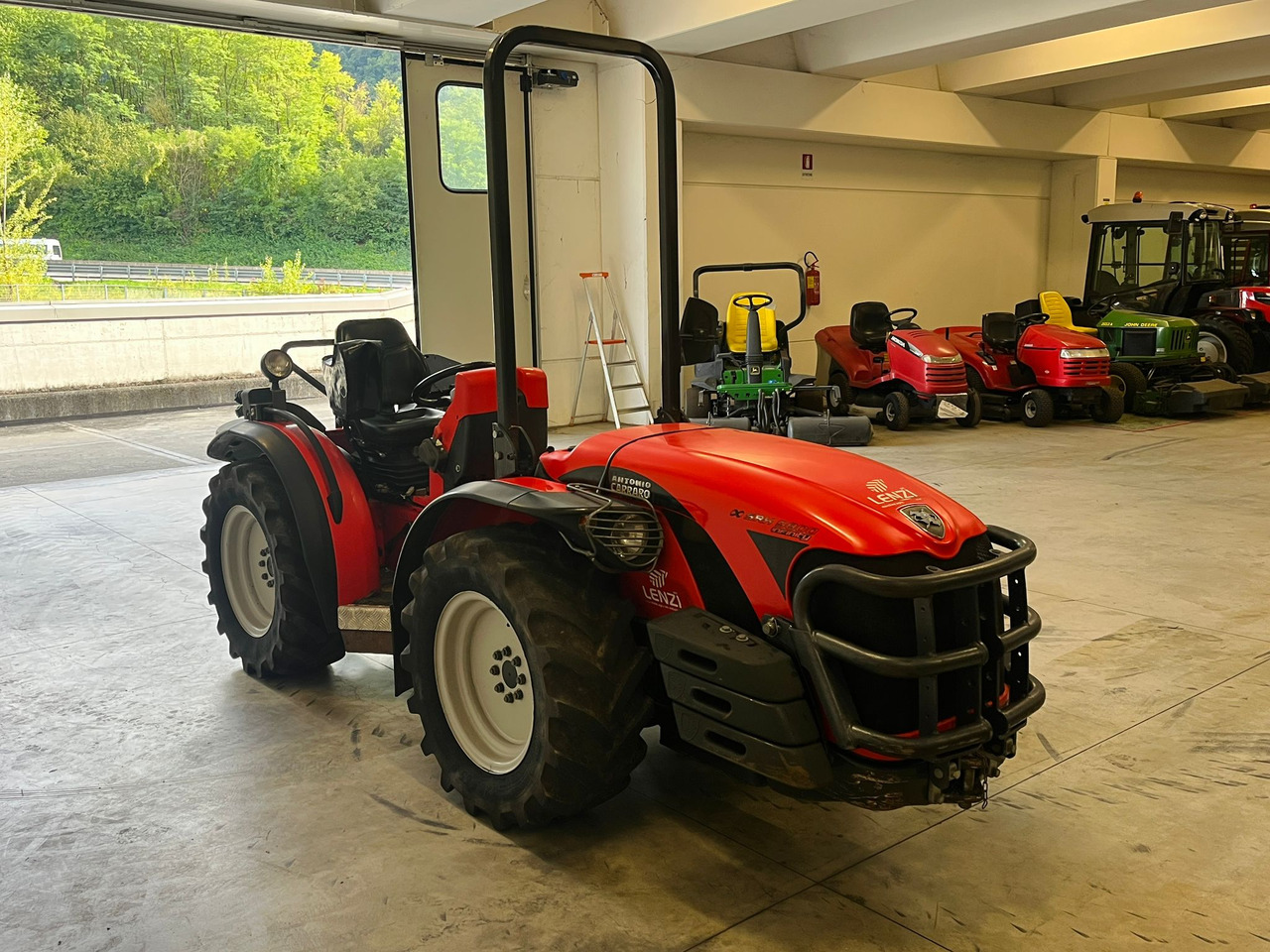 ANTONIO CARRARO SRH 9800 - Tractor: foto 3 ANTONIO CARRARO SRH 9800 - Tractor: foto 3