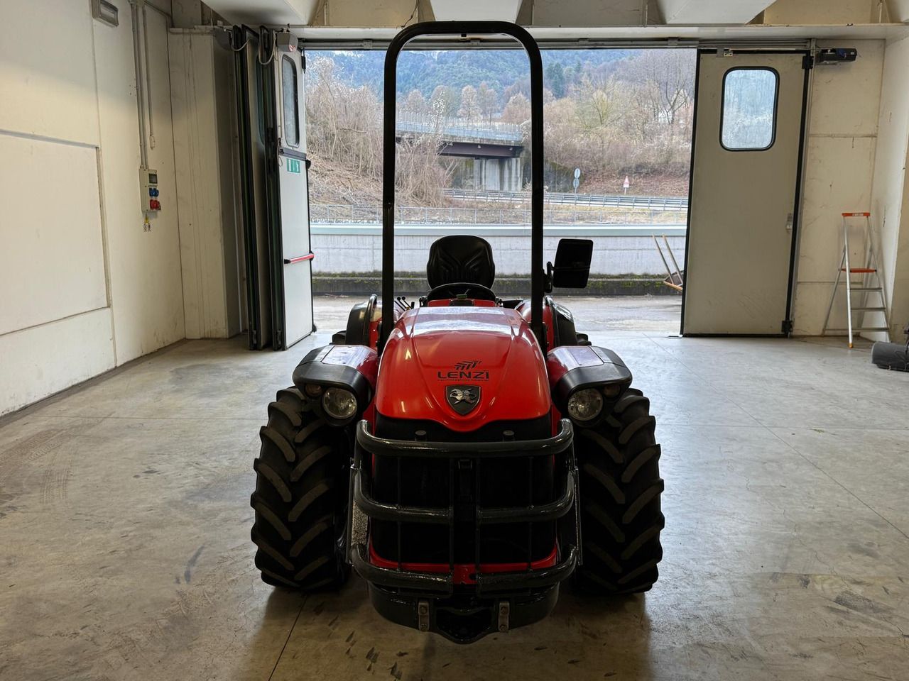 ANTONIO CARRARO TRX 9900 - Tractor: foto 3 ANTONIO CARRARO TRX 9900 - Tractor: foto 3
