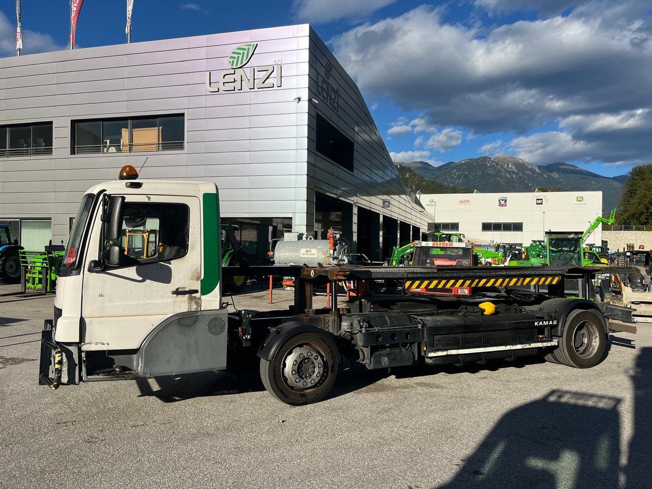 MERCEDES-BENZ KAMAG - Portacontenedore/ Intercambiable camión: foto 2 MERCEDES-BENZ KAMAG - Portacontenedore/ Intercambiable camión: foto 2