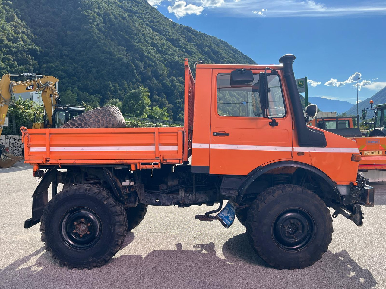 MERCEDES BENZ UNIMOG U1200 – 70 - Volquete camión: foto 5 MERCEDES BENZ UNIMOG U1200 – 70 - Volquete camión: foto 5