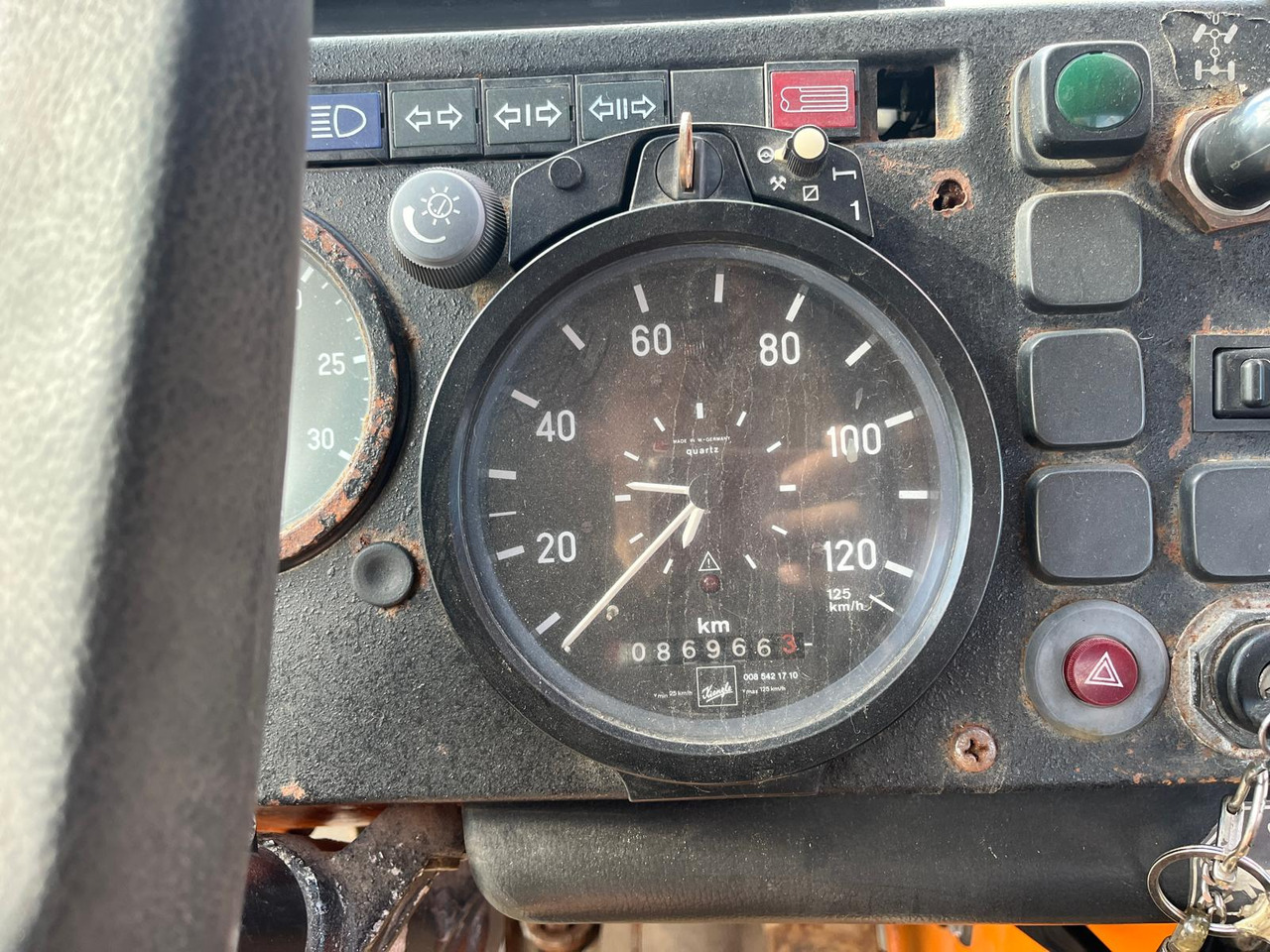 Volquete camión MERCEDES BENZ UNIMOG U1200 – 70: foto 12