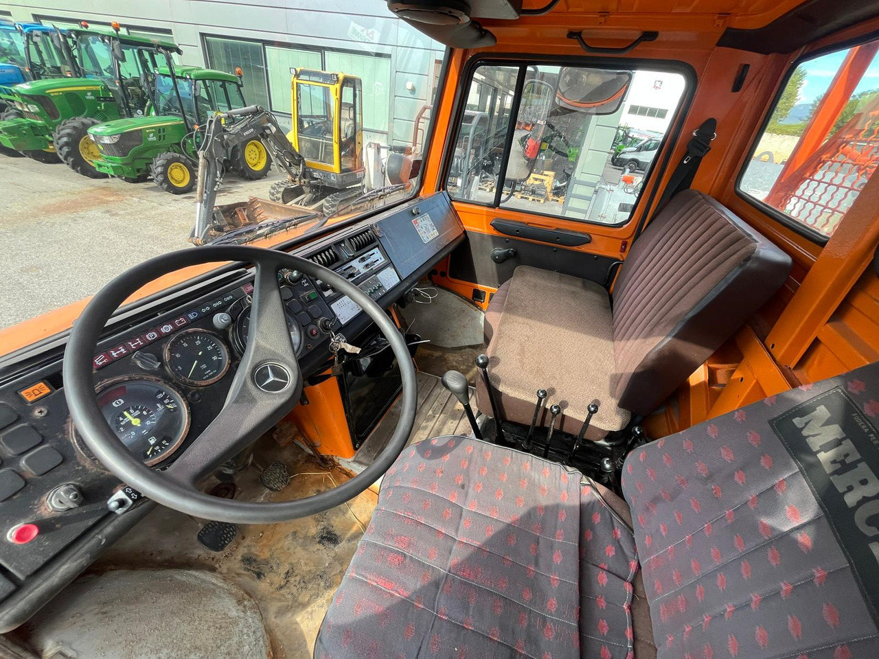 Volquete camión MERCEDES BENZ UNIMOG U1200 – 70: foto 9