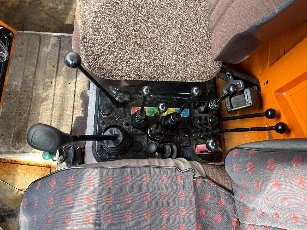Volquete camión MERCEDES BENZ UNIMOG U1200 – 70: foto 10