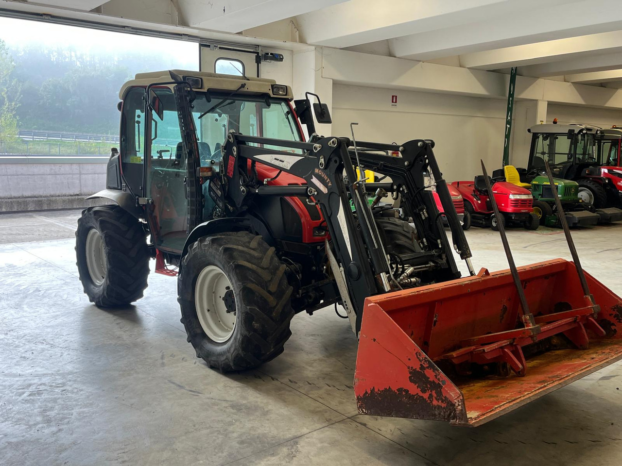 REFORM MOUNY 80S + CARICATORE HYDRAC - Tractor: foto 4 REFORM MOUNY 80S + CARICATORE HYDRAC - Tractor: foto 4