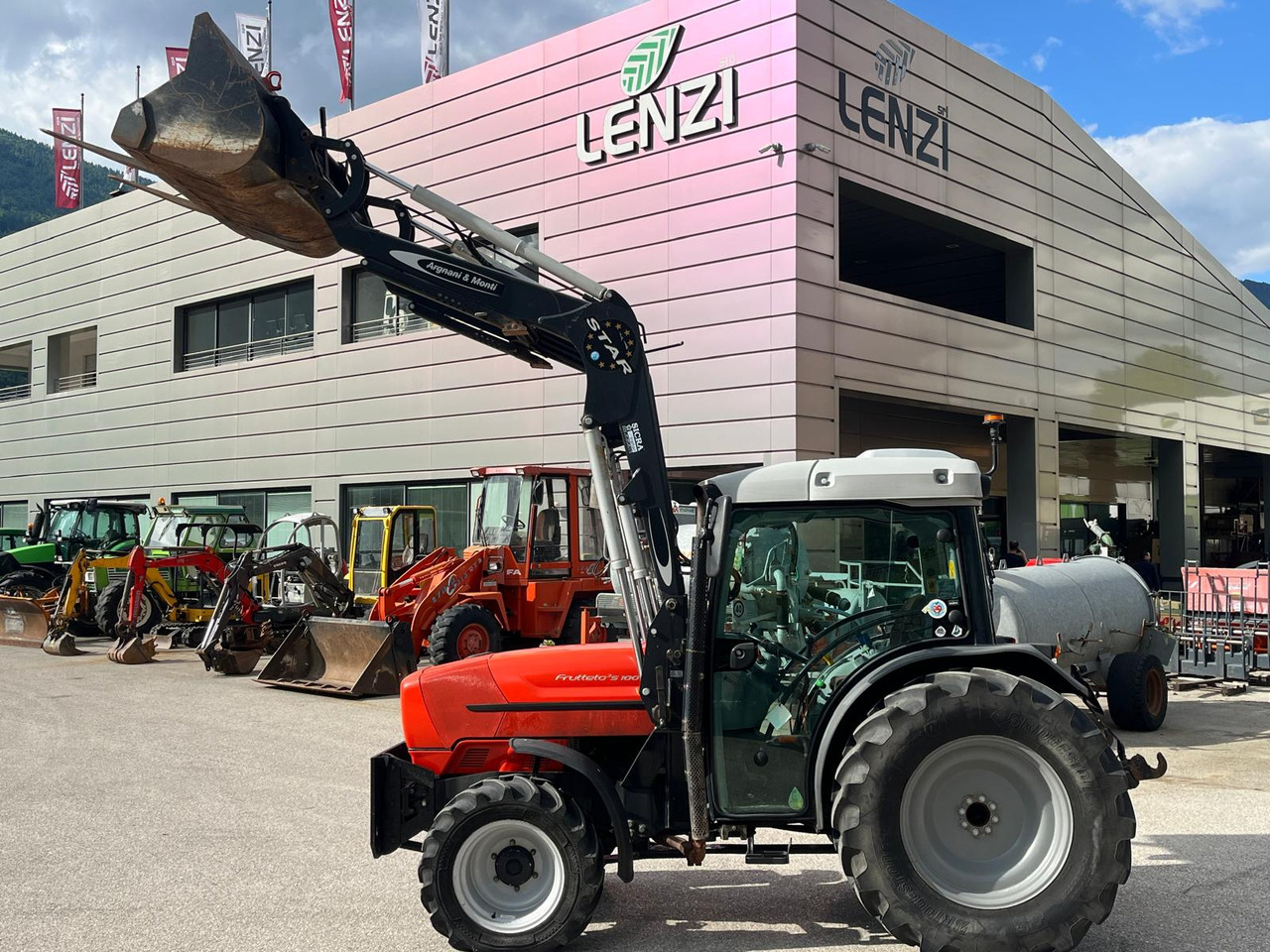 SAME FRUTTETO S 100 – CARICATORE - Tractor: foto 2 SAME FRUTTETO S 100 – CARICATORE - Tractor: foto 2