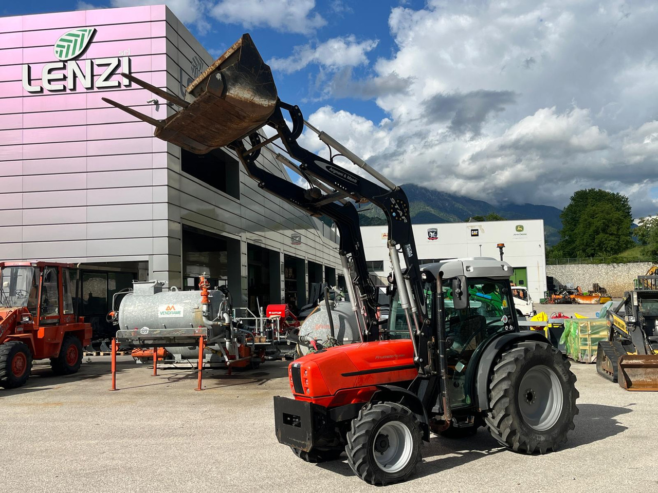 SAME FRUTTETO S 100 – CARICATORE - Tractor: foto 1 SAME FRUTTETO S 100 – CARICATORE - Tractor: foto 1