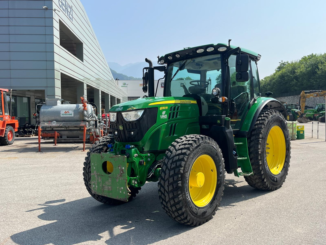 TRATTORE JOHN DEERE 6130R - Tractor: foto 2 TRATTORE JOHN DEERE 6130R - Tractor: foto 2