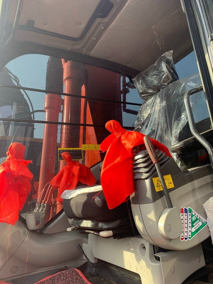 Hitachi Zaxis 200 LC - Excavadora de cadenas: foto 2 Hitachi Zaxis 200 LC - Excavadora de cadenas: foto 2