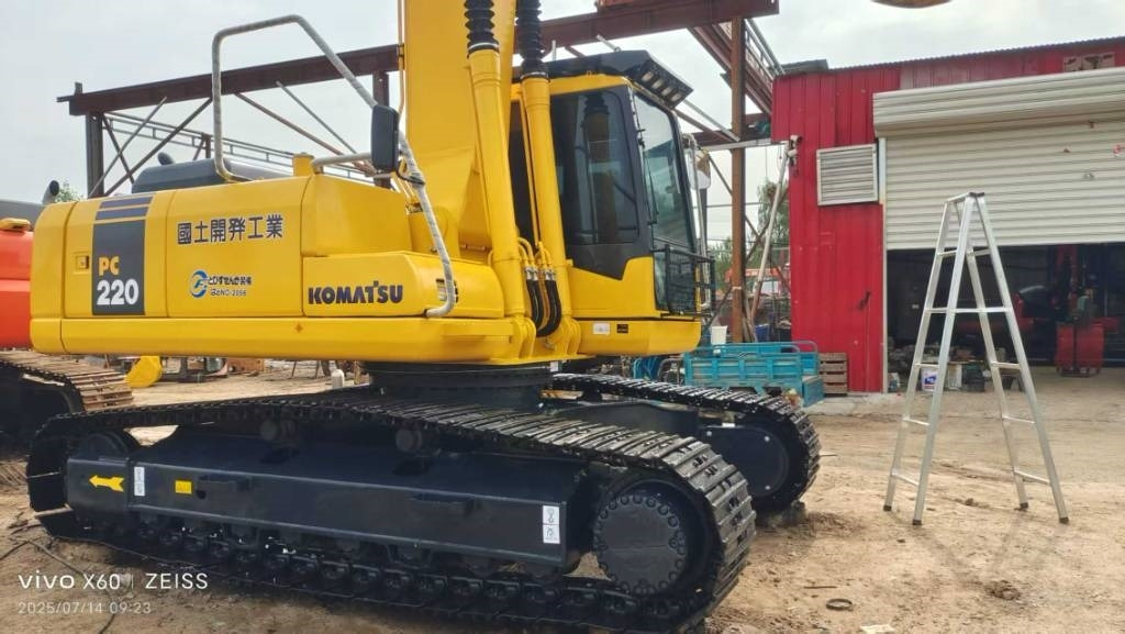 Komatsu PC 220 - Miniexcavadora: foto 5 Komatsu PC 220 - Miniexcavadora: foto 5