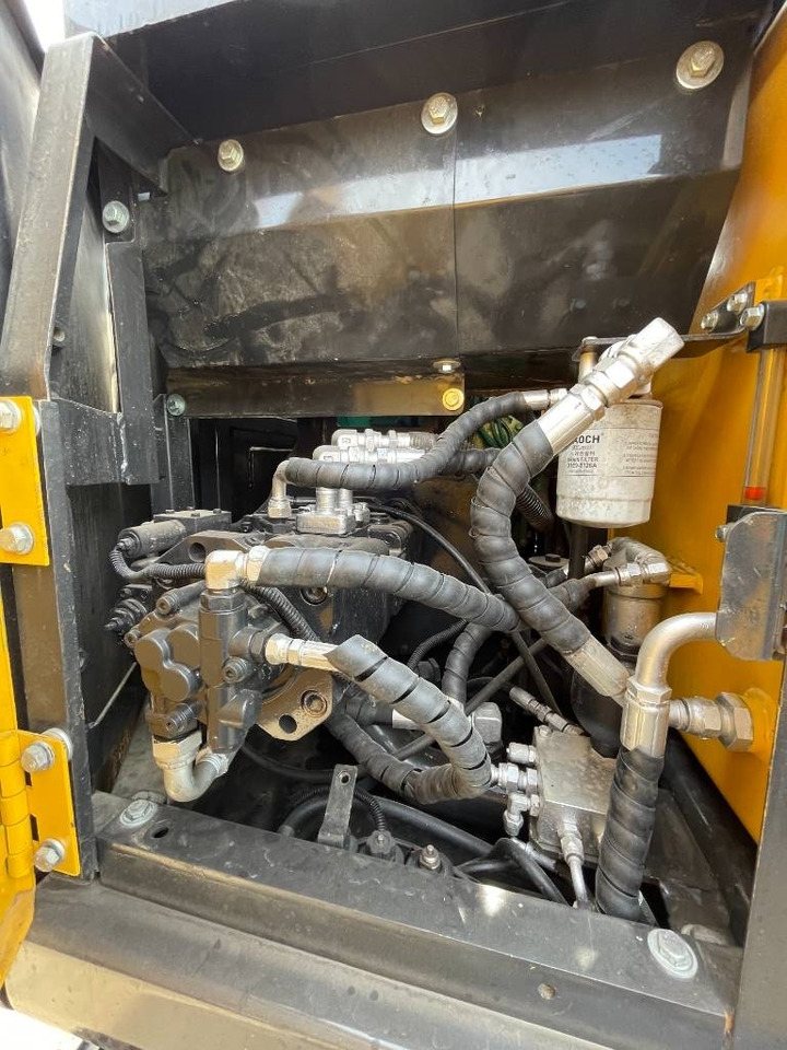 Excavadora de cadenas Volvo EC 140: foto 11