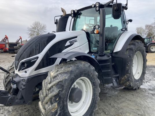 Valtra T154 - Tractor: foto 1 Valtra T154 - Tractor: foto 1