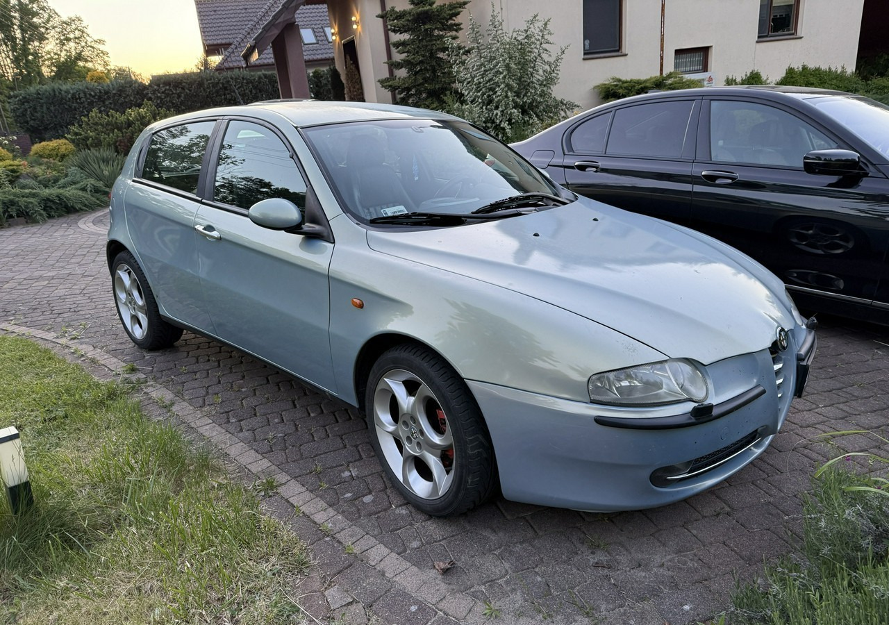 Alfa Romeo 147 Alfa Romeo 147 Klima 1.9 jtd-140KM - Hatchback: foto 1 Alfa Romeo 147 Alfa Romeo 147 Klima 1.9 jtd-140KM - Hatchback: foto 1