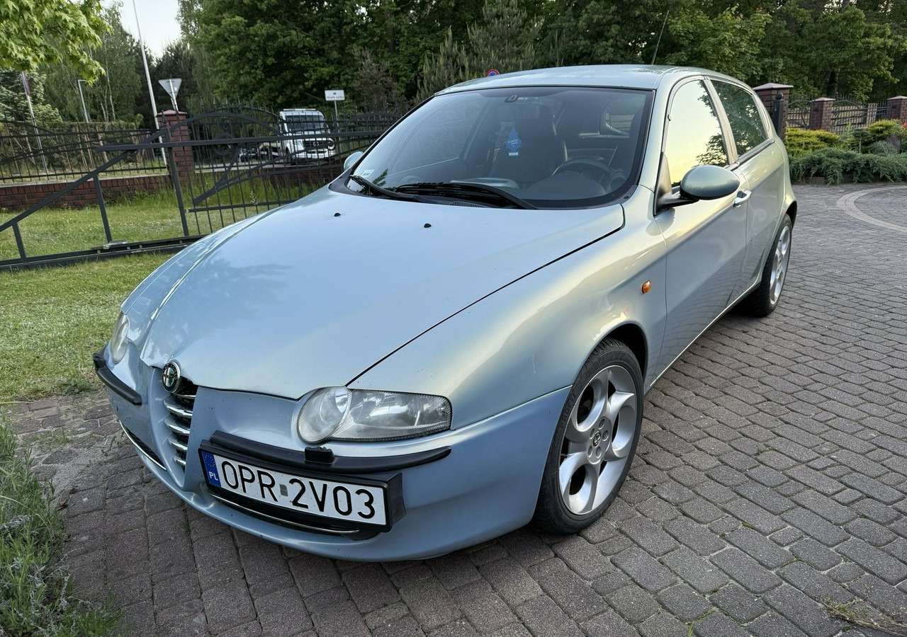 Alfa Romeo 147 Alfa Romeo 147 Klima 1.9 jtd-140KM - Hatchback: foto 2 Alfa Romeo 147 Alfa Romeo 147 Klima 1.9 jtd-140KM - Hatchback: foto 2