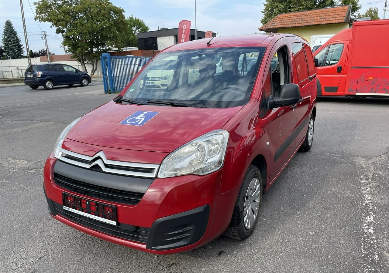 Citroen Berlingo II Berlingo 1.6 do przewozu Niepełnosprawnych inwalida rampa 2018 - Coche: foto 5 Citroen Berlingo II Berlingo 1.6 do przewozu Niepełnosprawnych inwalida rampa 2018 - Coche: foto 5