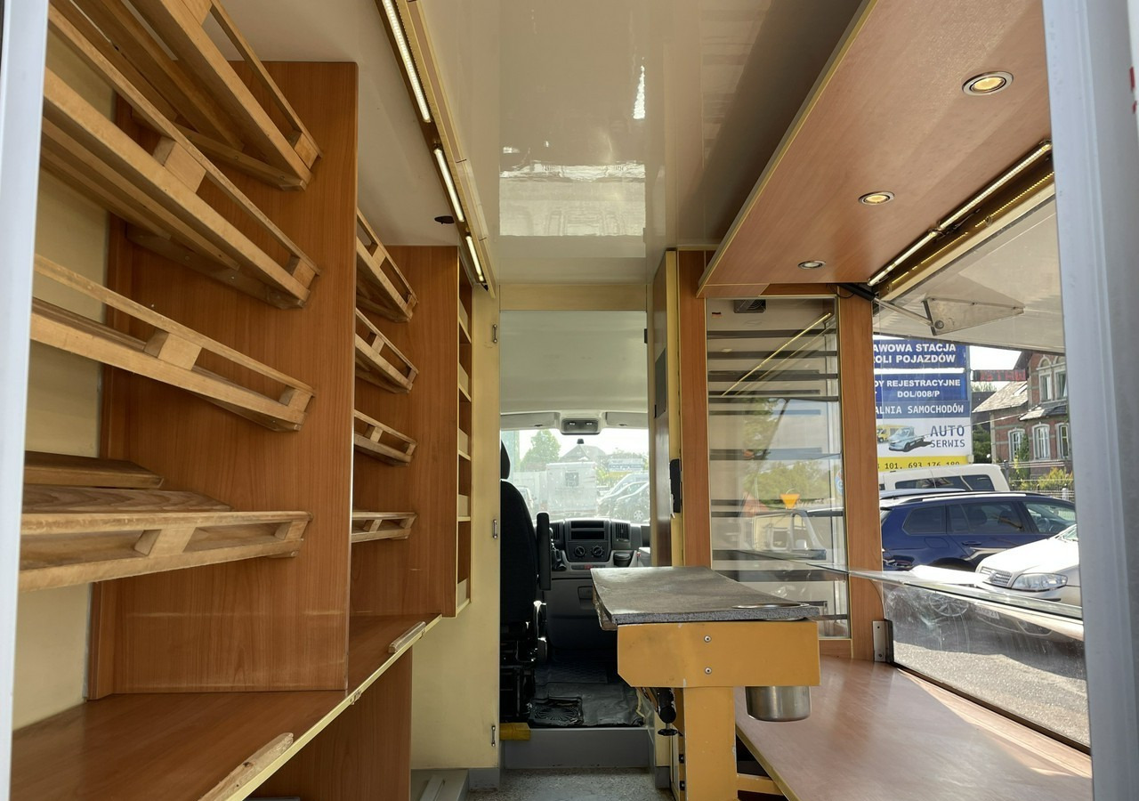 Fiat Ducato Ducato Autosklep pieczy Gastronomiczny Food Truck Foodtruck sklep 20 - Camión tienda: foto 2 Fiat Ducato Ducato Autosklep pieczy Gastronomiczny Food Truck Foodtruck sklep 20 - Camión tienda: foto 2