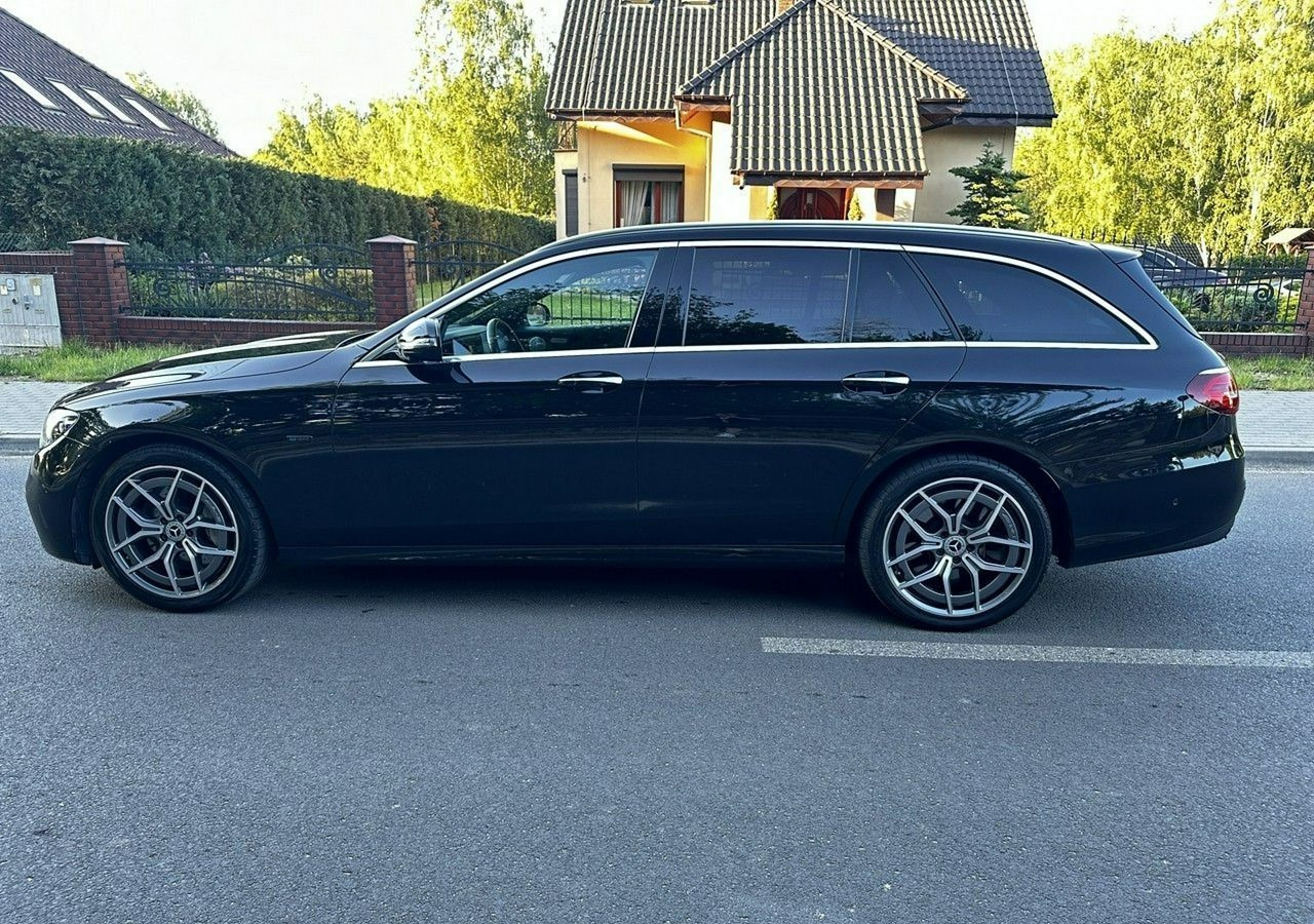 Mercedes-Benz Klasa E E300de 2.0Diesel Hybrid Plug-in zasięg 50km AMG Premium+ Faktura Vat - Coche: foto 5 Mercedes-Benz Klasa E E300de 2.0Diesel Hybrid Plug-in zasięg 50km AMG Premium+ Faktura Vat - Coche: foto 5