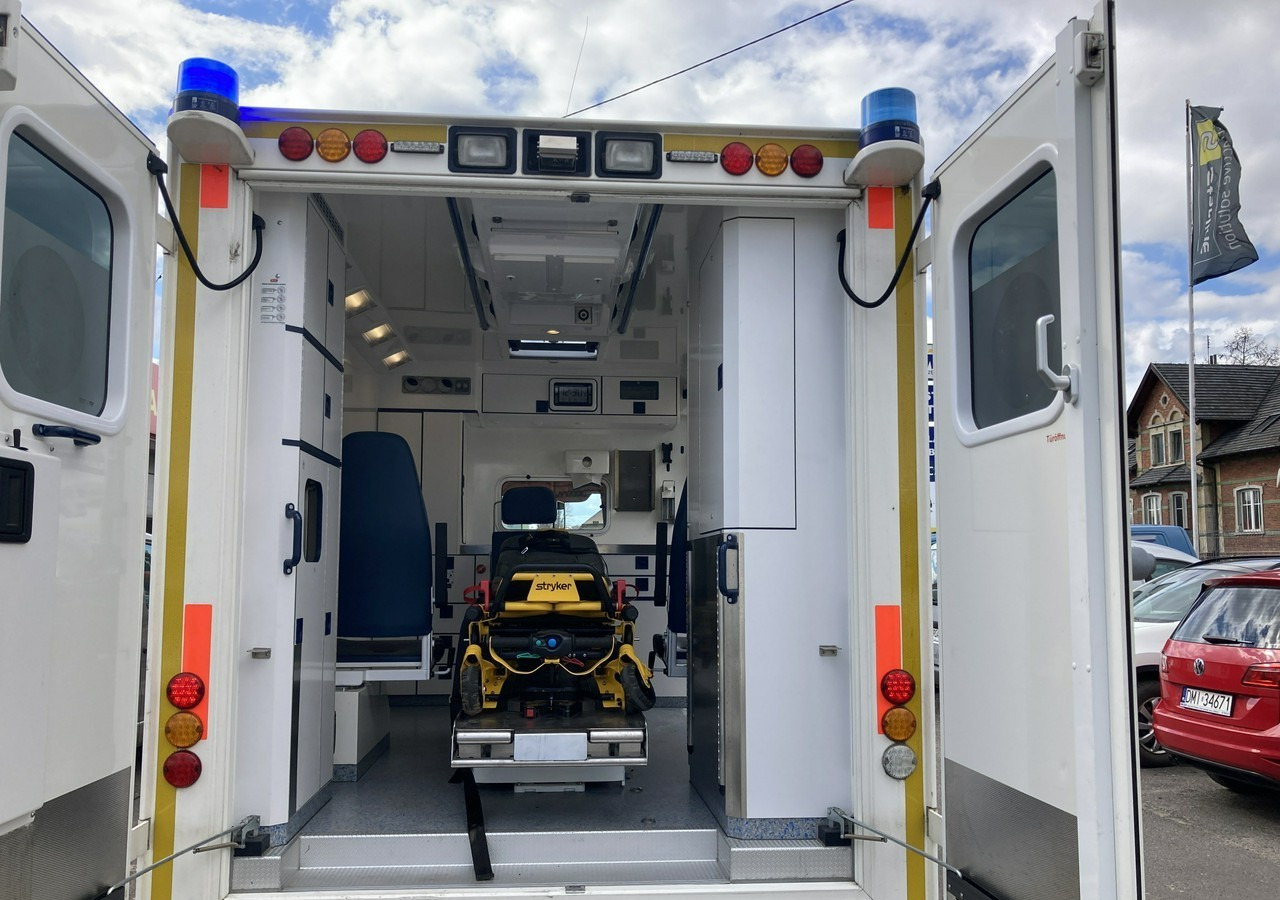 Mercedes-Benz Sprinter Sprinter 519 Karetka 4X4 Ambulans MODEL 2017 - Ambulancia: foto 2 Mercedes-Benz Sprinter Sprinter 519 Karetka 4X4 Ambulans MODEL 2017 - Ambulancia: foto 2