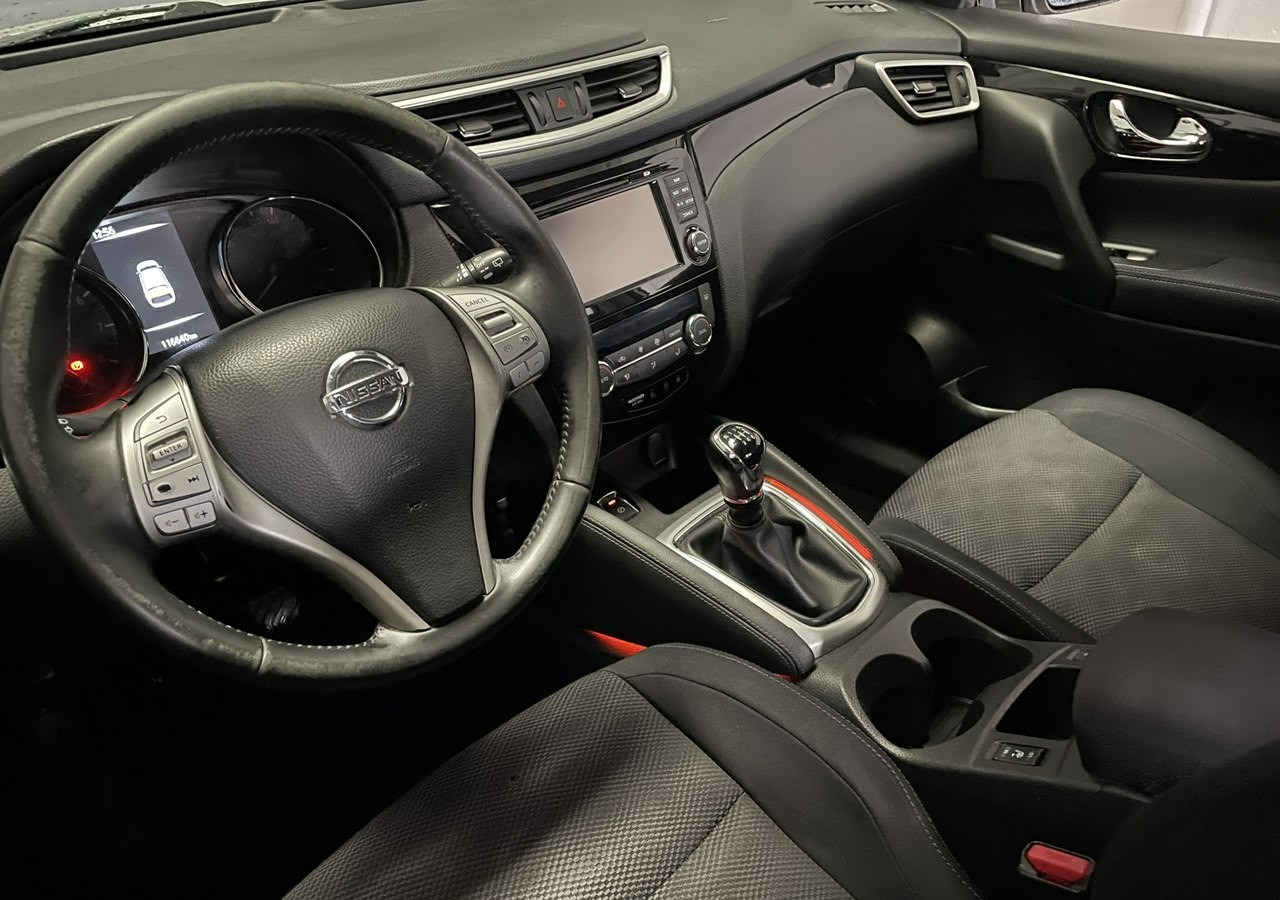 Nissan Qashqai II Nissan Qashqai 1.2 DIG-T Acenta Klimatronik Navi Kamera Model 2015 - SUV/ Todoterreno: foto 4 Nissan Qashqai II Nissan Qashqai 1.2 DIG-T Acenta Klimatronik Navi Kamera Model 2015 - SUV/ Todoterreno: foto 4