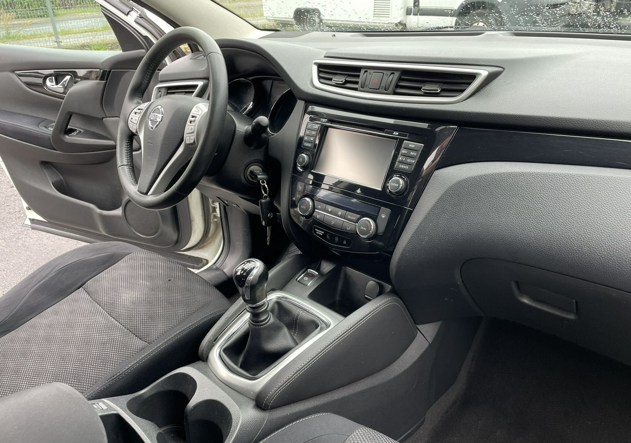 Nissan Qashqai II Nissan Qashqai 1.2 DIG-T Acenta Klimatronik Navi Kamera Model 2015 - SUV/ Todoterreno: foto 3 Nissan Qashqai II Nissan Qashqai 1.2 DIG-T Acenta Klimatronik Navi Kamera Model 2015 - SUV/ Todoterreno: foto 3