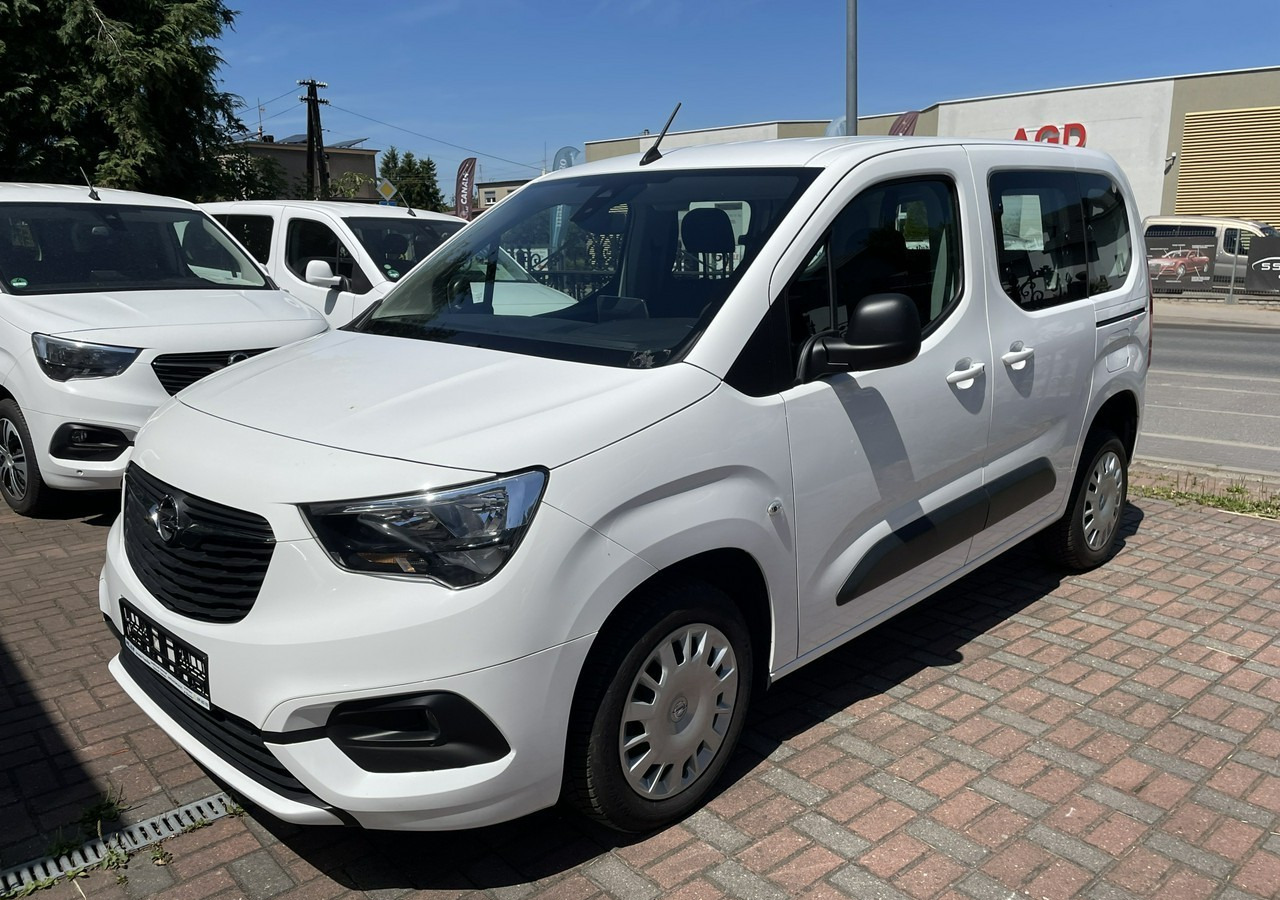 Opel Combo IV Opel Combo Life Niepełnosprawnych inwalida Rampa 32105 km Model 2022 - Coche: foto 2 Opel Combo IV Opel Combo Life Niepełnosprawnych inwalida Rampa 32105 km Model 2022 - Coche: foto 2