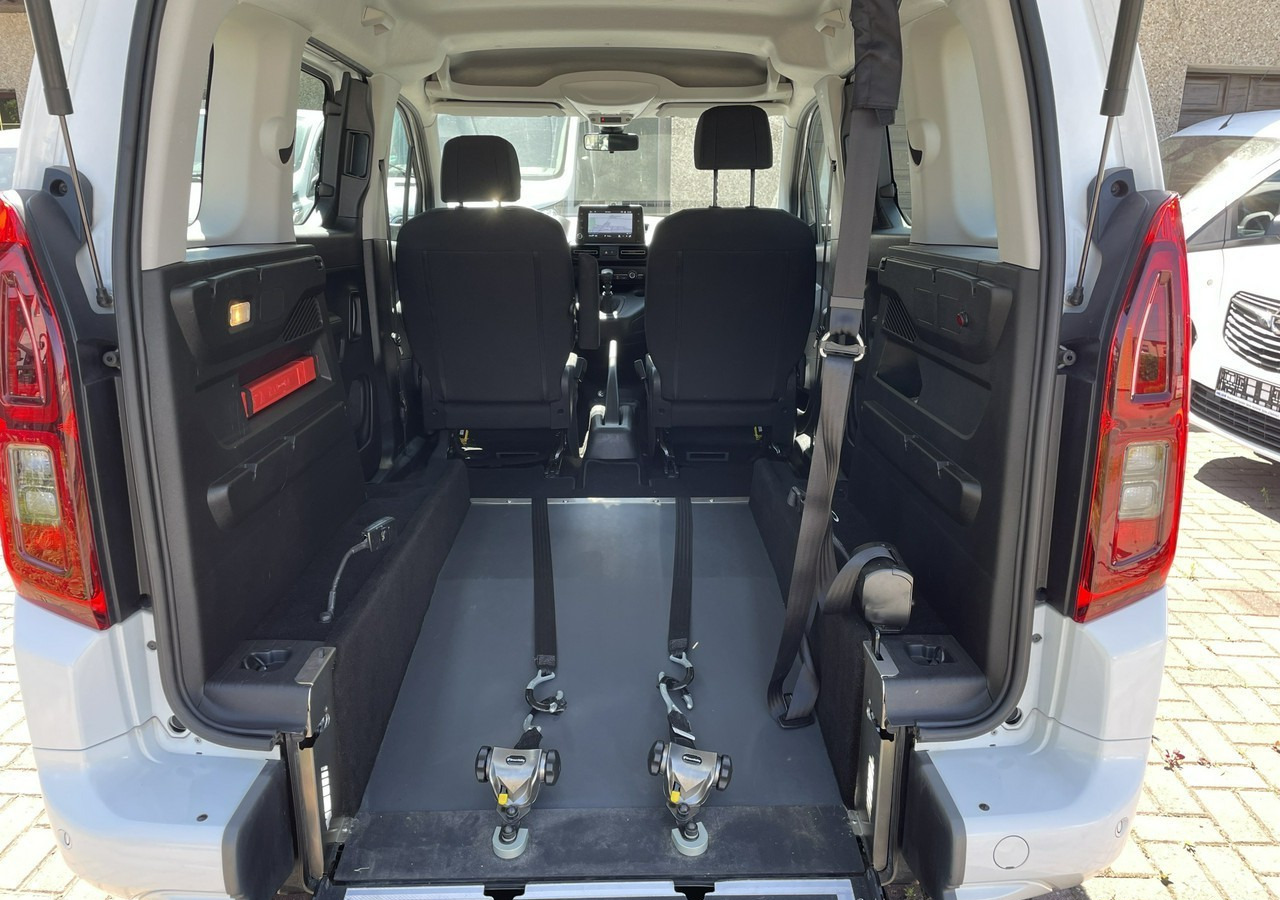 Opel Combo IV Opel Combo Life Niepełnosprawnych inwalida Rampa 32105 km Model 2022 - Coche: foto 5 Opel Combo IV Opel Combo Life Niepełnosprawnych inwalida Rampa 32105 km Model 2022 - Coche: foto 5