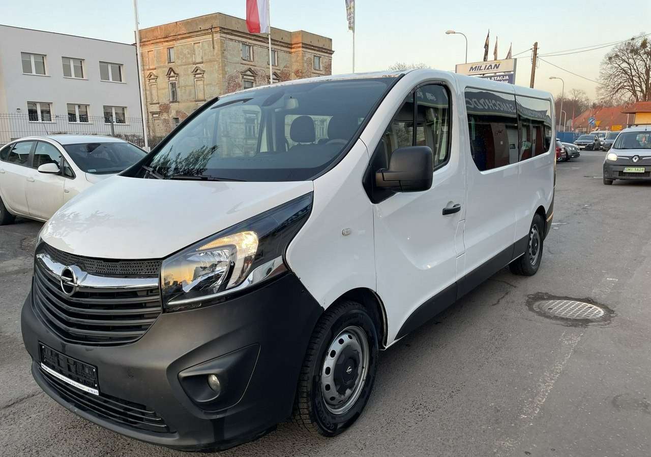Opel Vivaro Opel Vivaro dla Niepełnosprawnych inwalida Rampa Model 2019 - Coche: foto 2 Opel Vivaro Opel Vivaro dla Niepełnosprawnych inwalida Rampa Model 2019 - Coche: foto 2