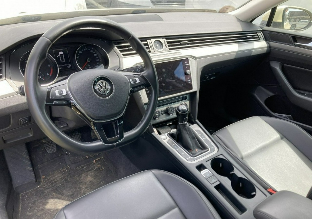 Volkswagen Passat B8 Passat B8 2.0-150KM 2018 - Coche: foto 5 Volkswagen Passat B8 Passat B8 2.0-150KM 2018 - Coche: foto 5