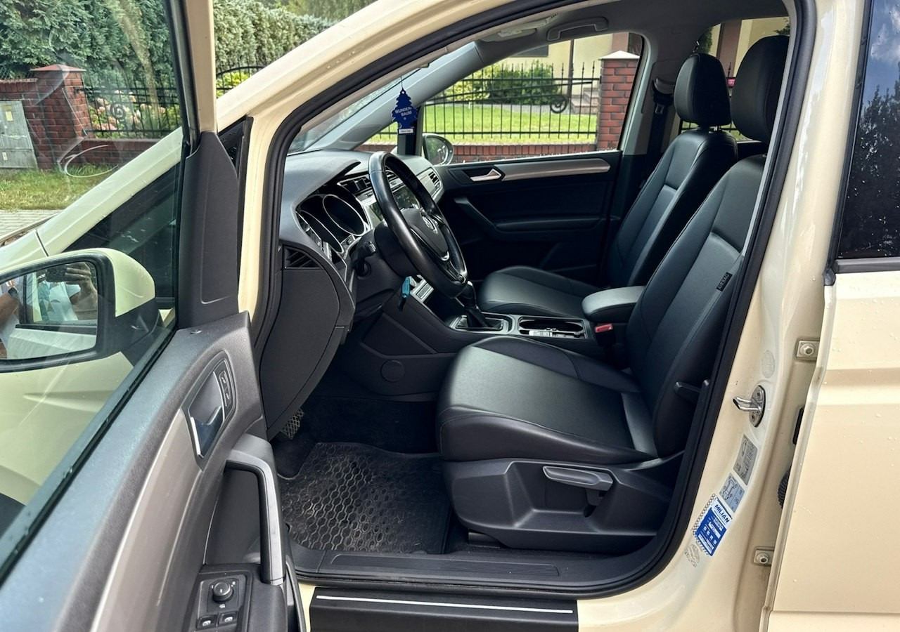 Coche familiar Volkswagen Touran III 2.0 TDI DSG 120 KM Automat 7osobowy Klima Skóra Full Serwis 2020: foto 14