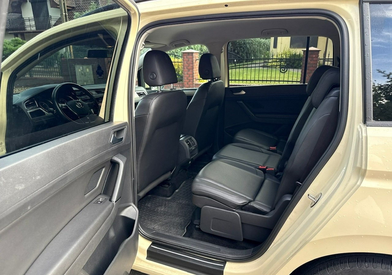 Coche familiar Volkswagen Touran III 2.0 TDI DSG 120 KM Automat 7osobowy Klima Skóra Full Serwis 2020: foto 16
