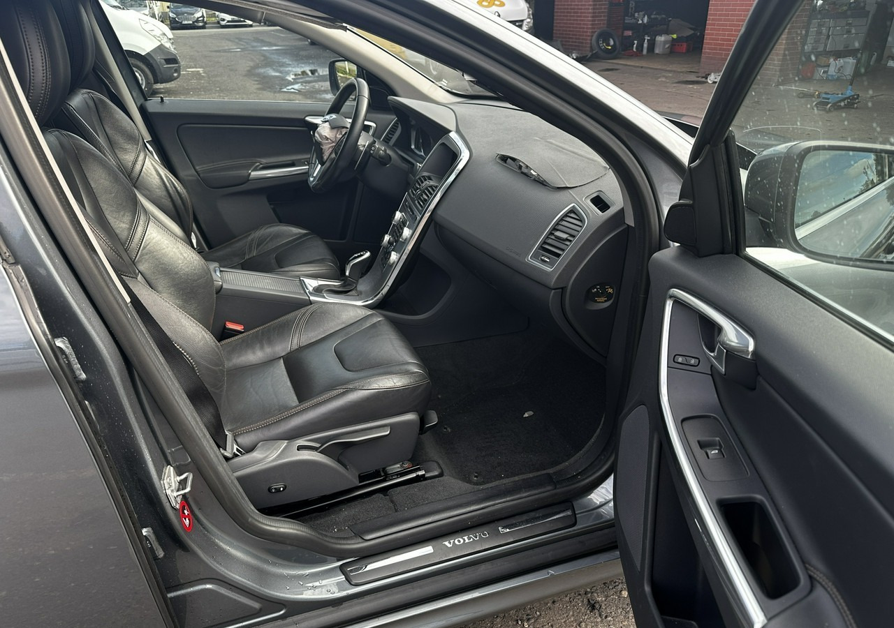 SUV/ Todoterreno Volvo XC60 I Volvo XC 60 D4AWD Bogate wyposażenie 2017: foto 14